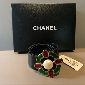 Chanel Vintage 07A Black Leather Belt with Multicolor Gripoix Pearl 70/28 NEW